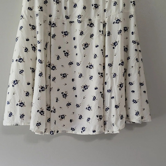 Old Navy Floral Skirt Medium Godet Cream Blue Cottage Prairie Coquette Feminine - Picture 8 of 12